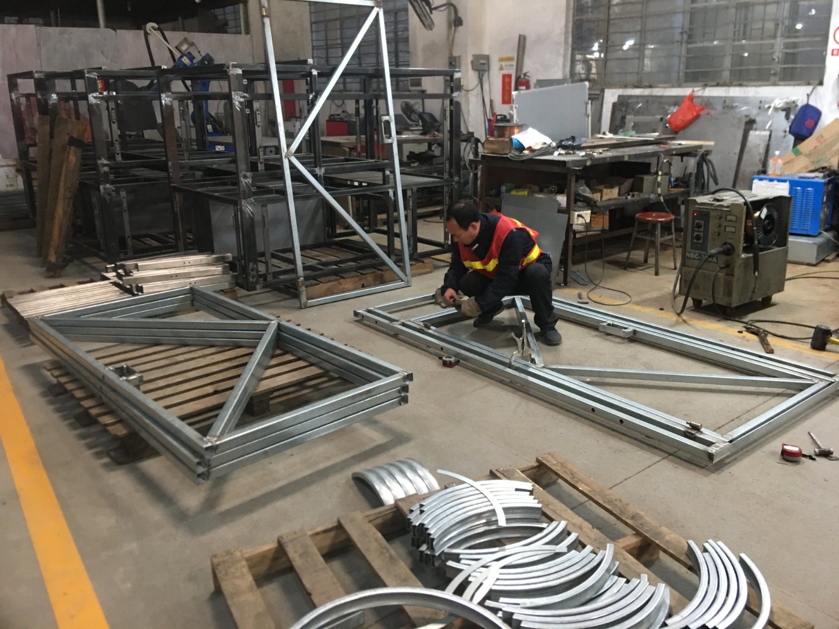 Aluminium plaatstalen frames lassen Fabricage